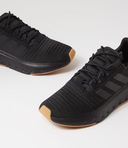 SWIFT RUN 23 W AD BLACK BLACK GUM TEXTILE
