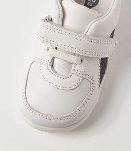 SU COMET BQ WHITE NAVY LEATHER
