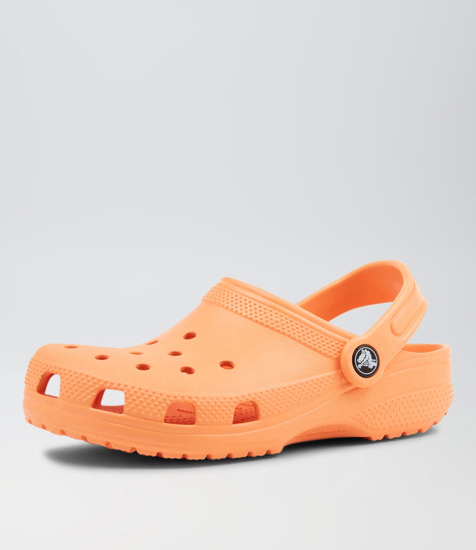 Peach color clearance crocs