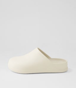209366 DYLAN CLOG W CC STUCCO CROSLITE