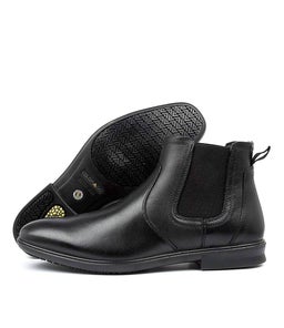 C PORTER CF BLACK LEATHER