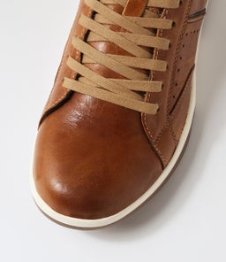 VOLT CF COGNAC PULL UP LEATHER