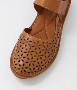 LAHILAN CF TAN LEATHER