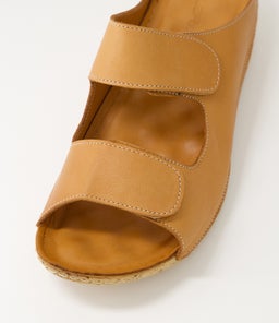 BLONDY CF TAN LEATHER
