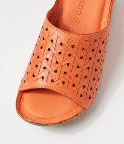 FELICO CF ORANGE LEATHER