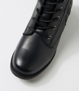 DELTA CF BLACK LEATHER
