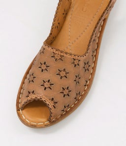 NELMA CF TAN LEATHER