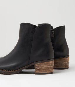 BETHAL CF BLACK LEATHER