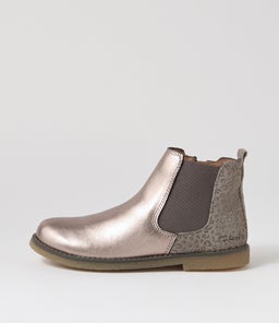 202916 CHELSEA II JNR CK PEWTER METALLIC LEATHER