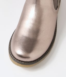 202916 CHELSEA II JNR CK PEWTER METALLIC LEATHER