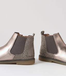 202916 CHELSEA II JNR CK PEWTER METALLIC LEATHER