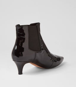 CHOOSI DF BLACK PATENT LEATHER