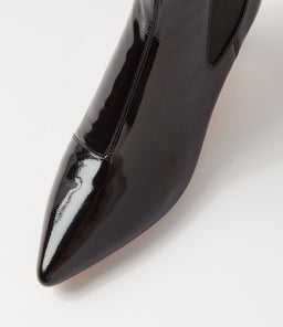 CHOOSI DF BLACK PATENT LEATHER