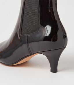 CHOOSI DF BLACK PATENT LEATHER