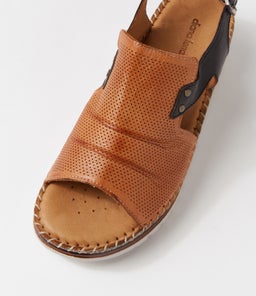 ILIANA DF TAN BLACK LEATHER