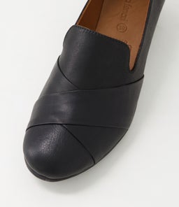 GRACED DF BLACK LEATHER