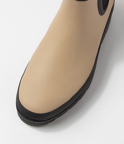 EVERLANE DF TAUPE BLACK SOLE GUMBOOT