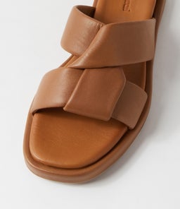 BASIT DF TAN LEATHER