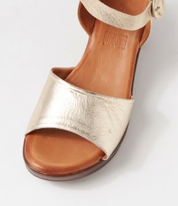 BLAIDE DF PALE GOLD LEATHER