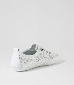 GALION DF WHITE LEATHER