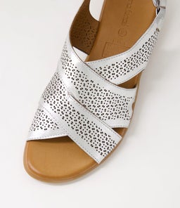 ELKAH DF SILVER LEATHER