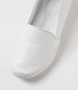 GERRYS DF WHITE LEATHER