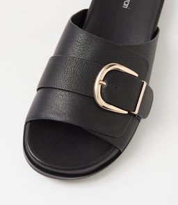 NEWCOMER DF BLACK BLACK SOLE LEATHER