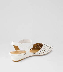 PARI DF WHITE LEATHER