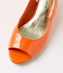 RAITE ORANGE PATENT LEATHER
