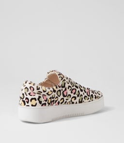 LAILA DJ PASTEL LEOPARD WHITE SOLE PONY