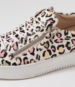 LAILA DJ PASTEL LEOPARD WHITE SOLE PONY