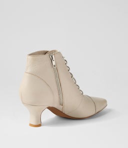 CAINEY DJ IVORY LEATHER