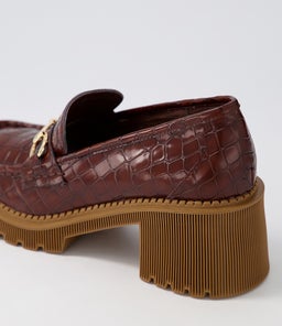 ZOEY DJ NUTMEG CROC LEATHER