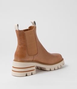 BREDA DJ TAN VANILLA BOX LEATHER