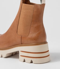 BREDA DJ TAN VANILLA BOX LEATHER