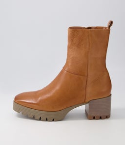 DIPPY DJ TAN LEATHER