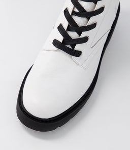 USTERN DJ WHITE BLACK SOLE LEATHER