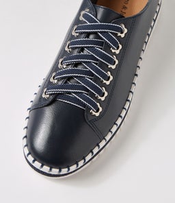 MAHINA DJ NAVY WHITE SOLE LEATHER