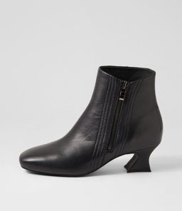 QEXLA DJ BLACK LEATHER