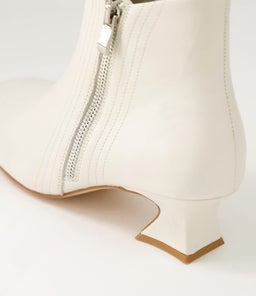 QEXLA DJ IVORY LEATHER
