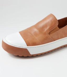 THERILLY DJ WHITE DK TAN LEATHER