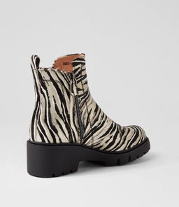 UMEE DJ ZEBRA METAL BLACK SOLE PONY