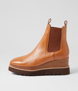 WINGATE DJ TAN NAT< CHOC LEATHER SOLE