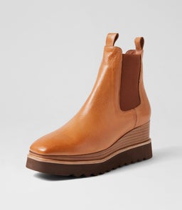 WINGATE DJ TAN NAT< CHOC LEATHER SOLE