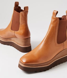 WINGATE DJ TAN NAT< CHOC LEATHER SOLE