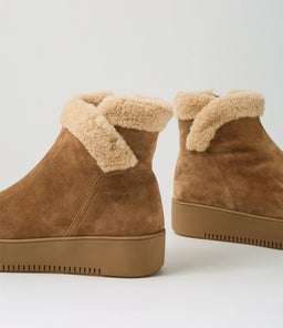 WARMER DJ LT CHOC BEIGE SUEDE FUR