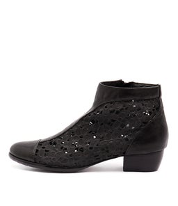 TRUMPAR BLACK LEATHER LACE