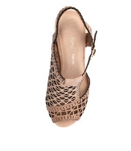 CAIRNS NUDE LEATHER
