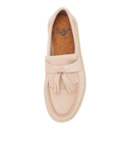 ADRIAN MONO TASSEL LOAFER DM WARM SAND SUEDE