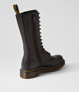 1B99 14 EYE BOOT DM BLACK VIRGINIA LEATHER
